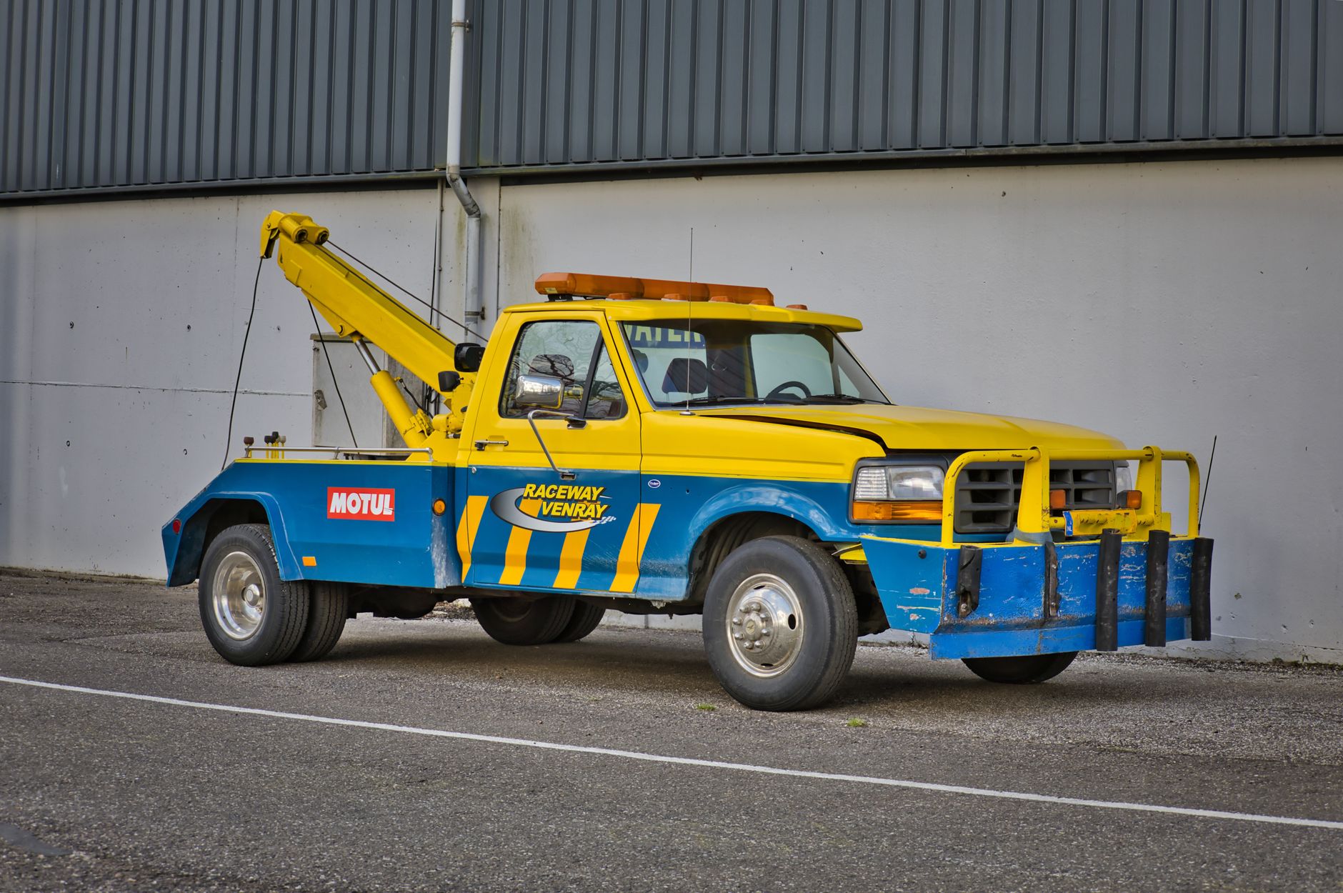 Remorquage Voiture équipe à Sèvres